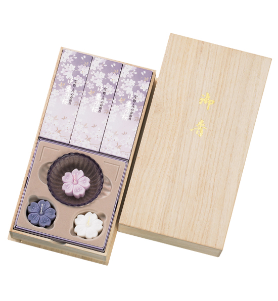 喪中見舞に最適：：宇野千代のお線香　淡墨の桜桐箱 浮きローソクセットイメージ
